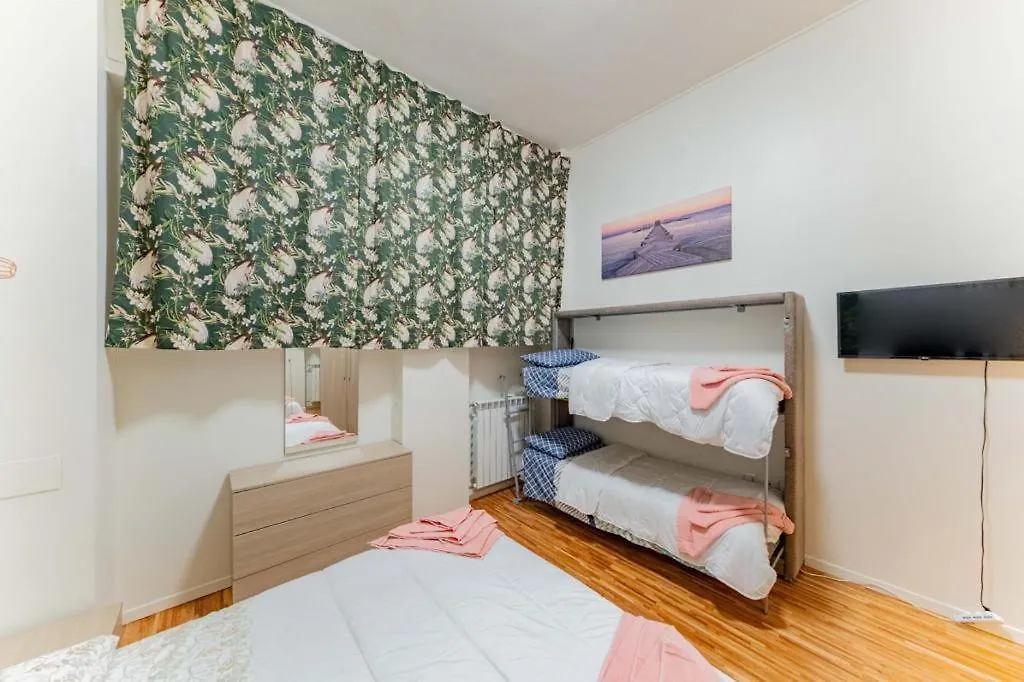 Comfy Appartment Near Metro M3 - Wifi Milan 0*,  Italy